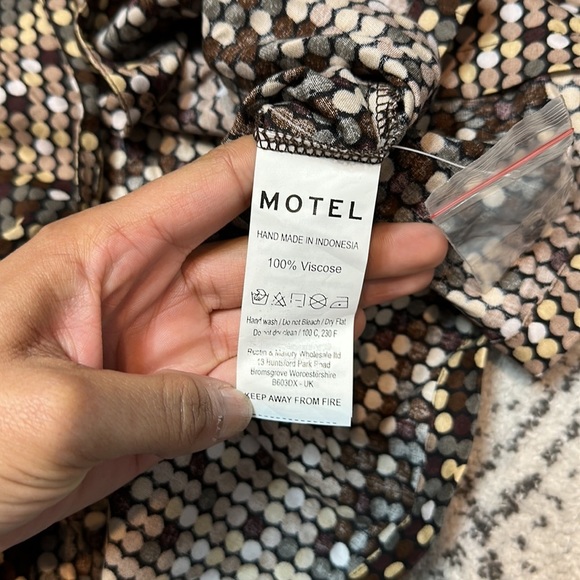 Motel Retro Print Button Down Shirt Size Small NWOT - Picture 3 of 5